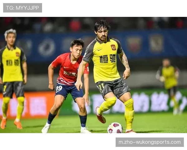 町田泽维亚利用第二落点持续施压 韩鹏飞冒顶被对手抓住机会